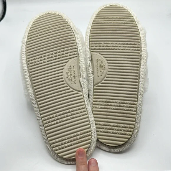 Dearfoams I DO White Fuzzy Bridal Slippers Women's Size Large US 9-10 - Picture 6 of 8